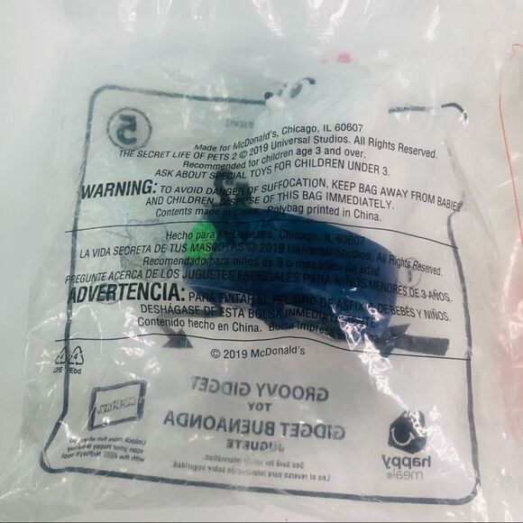 mcdonalds happy meal toy lot the secret life of pets and the dog 2005 2016 2019 - Picture 4 of 10